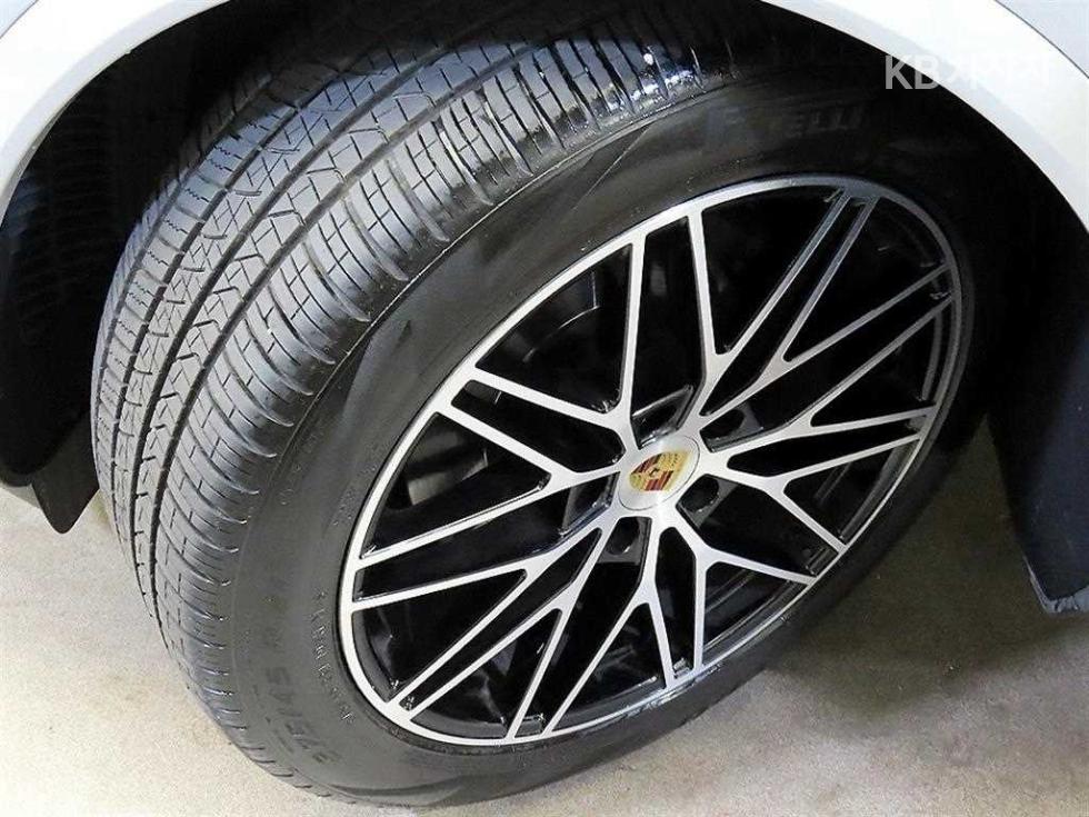 Porsche Cayenne — miniaturë 20