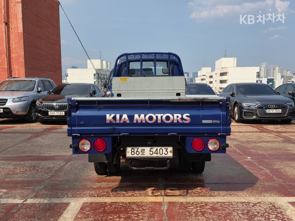 2013 - kia bongo iii
