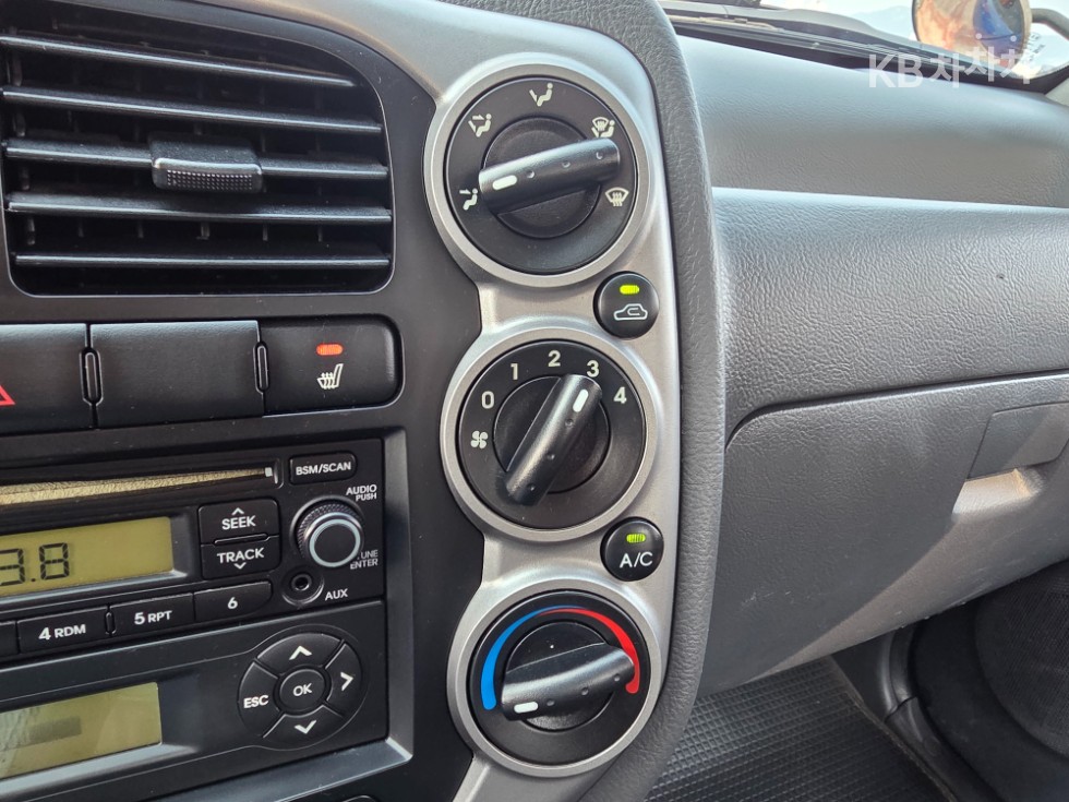 2013 - kia bongo iii