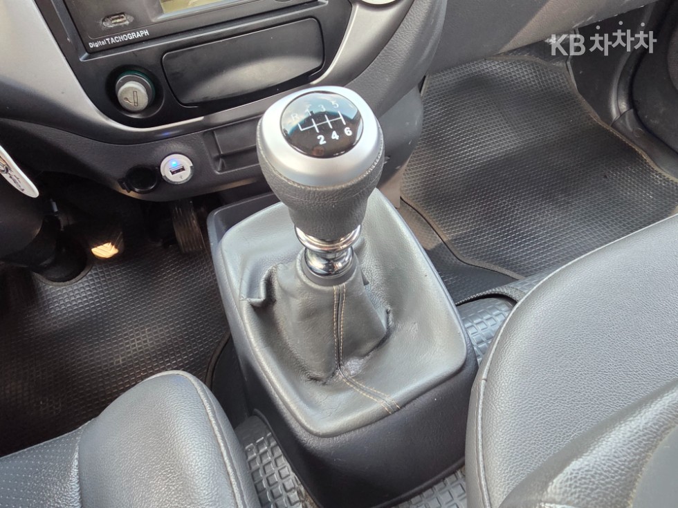 2013 - kia bongo iii
