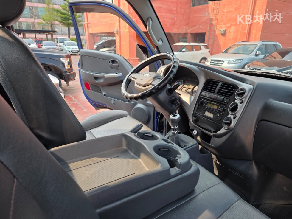 2013 - kia bongo iii