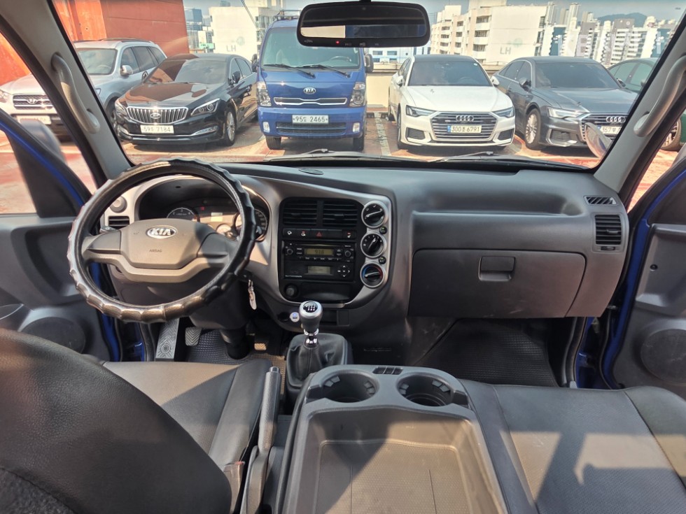 2013 - kia bongo iii