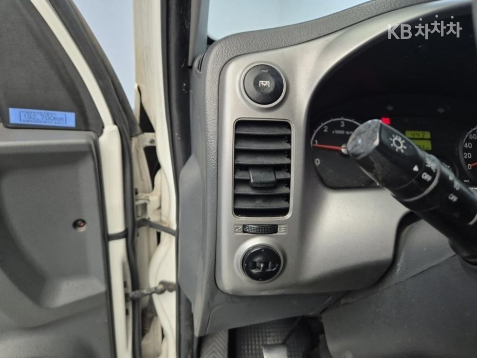 2014 - kia bongo iii