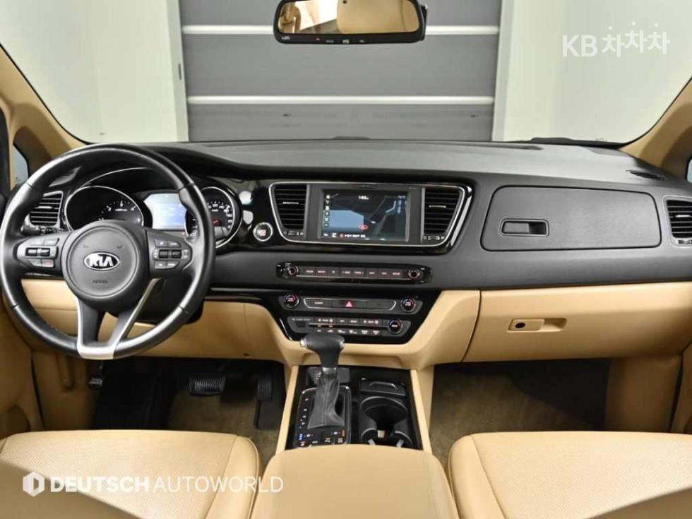 2018 - kia carnival