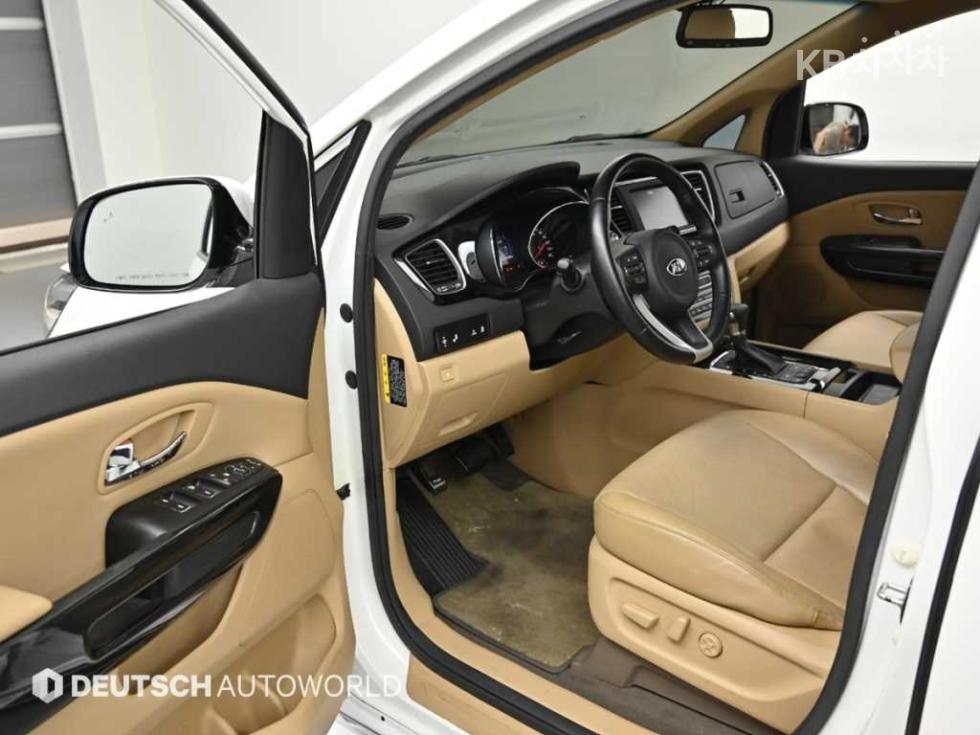 2018 - kia carnival