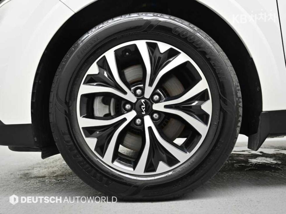 2023 - kia carnival