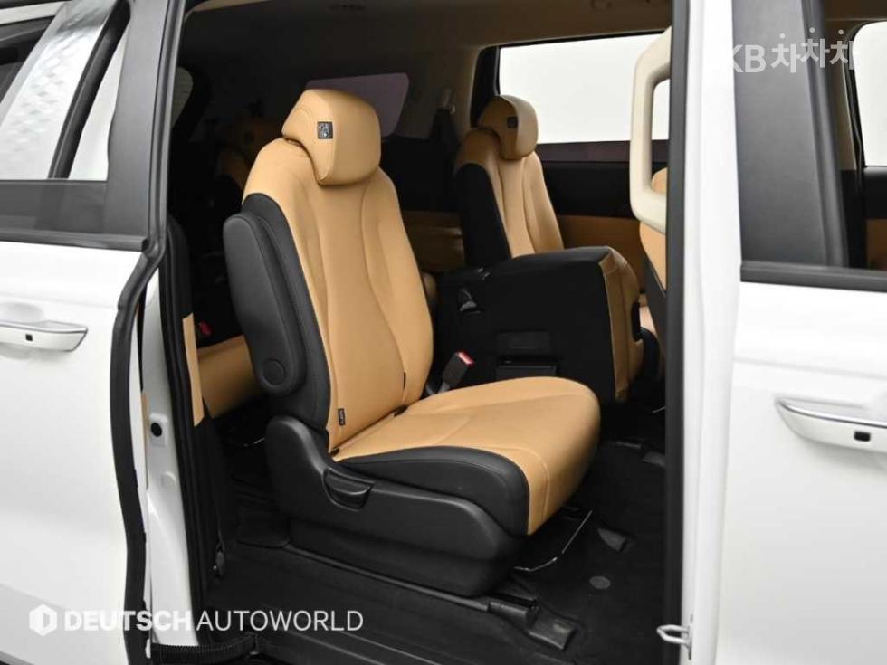 2023 - kia carnival
