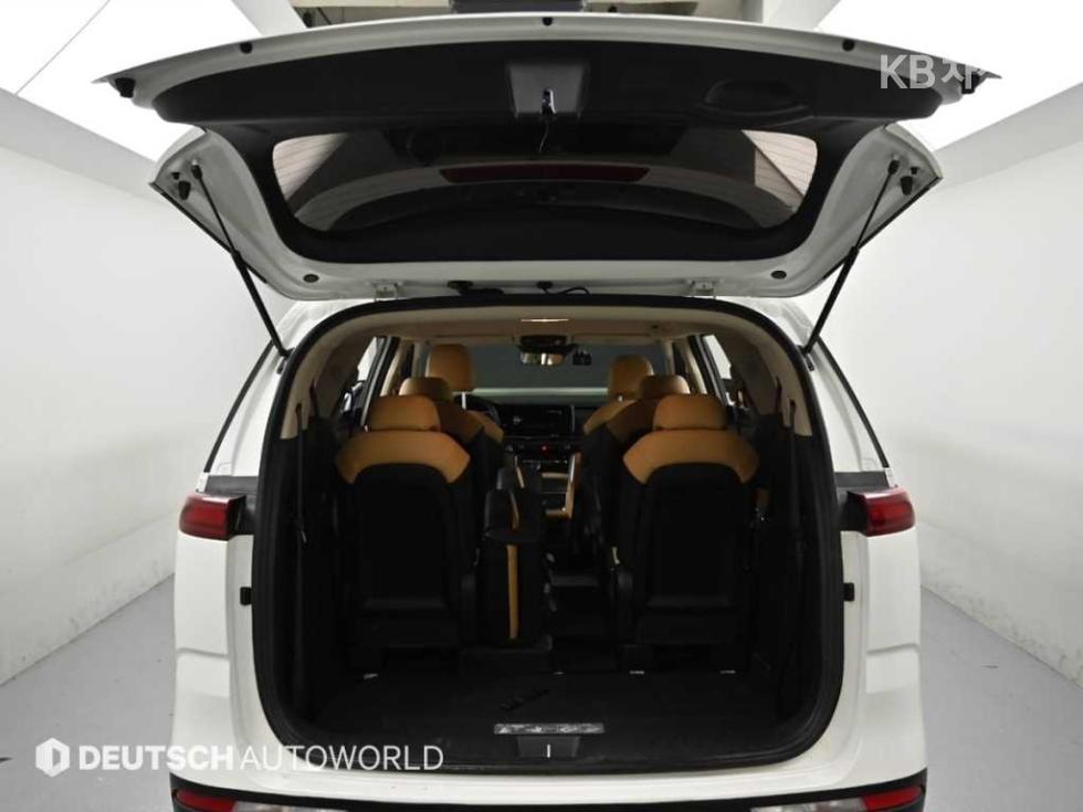2023 - kia carnival