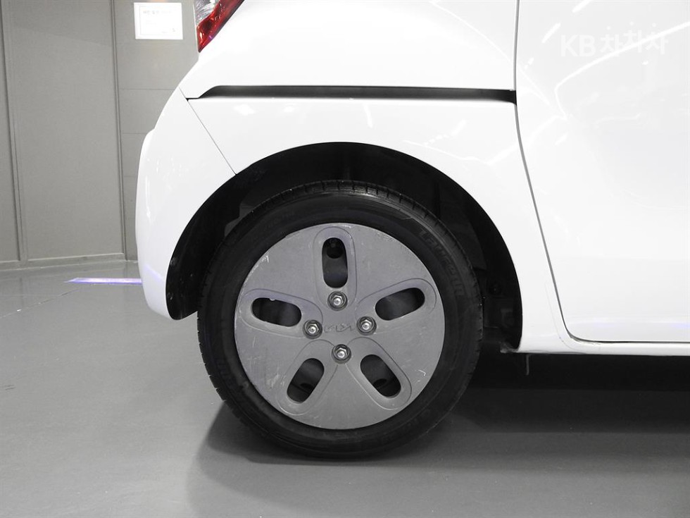 2022 - kia ray