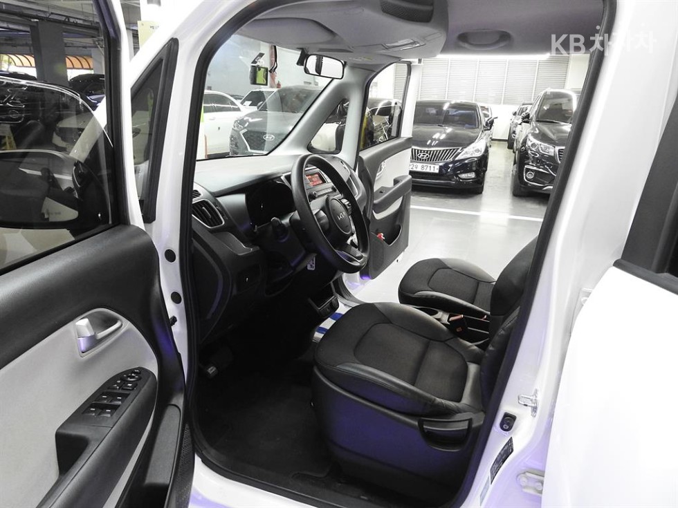 2022 - kia ray