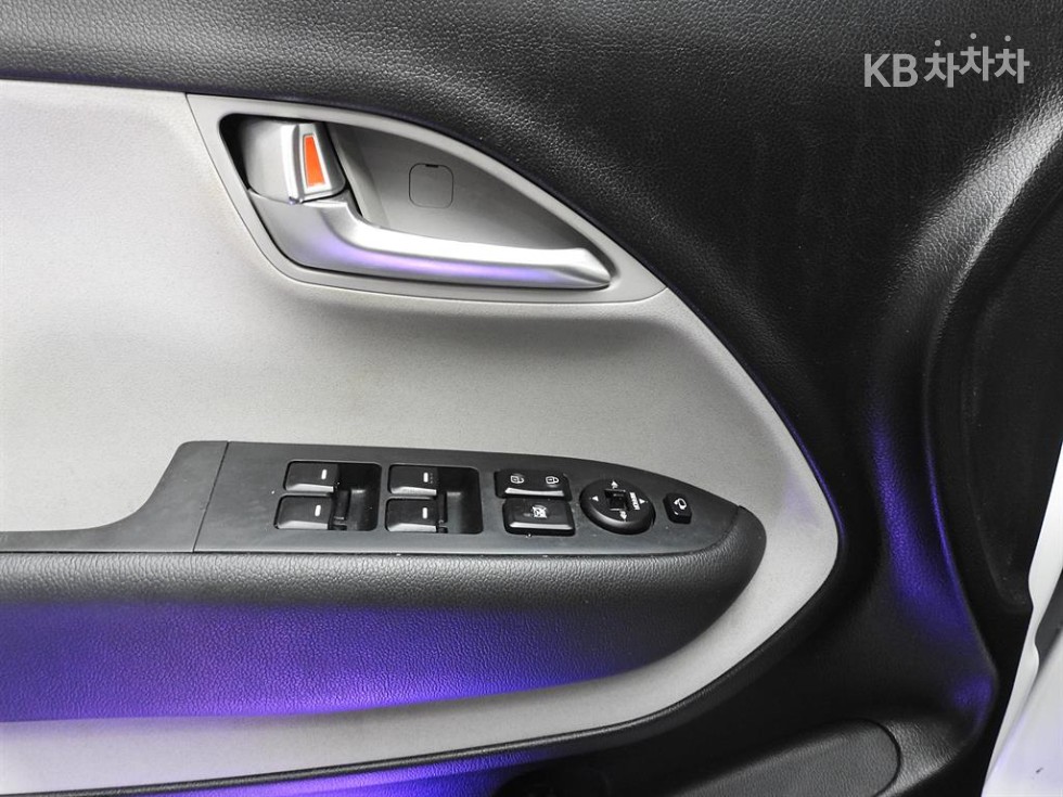 2022 - kia ray