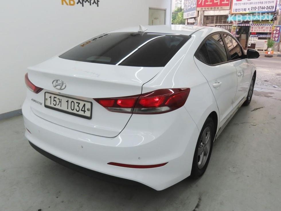 Hyundai Avante — miniaturë 3