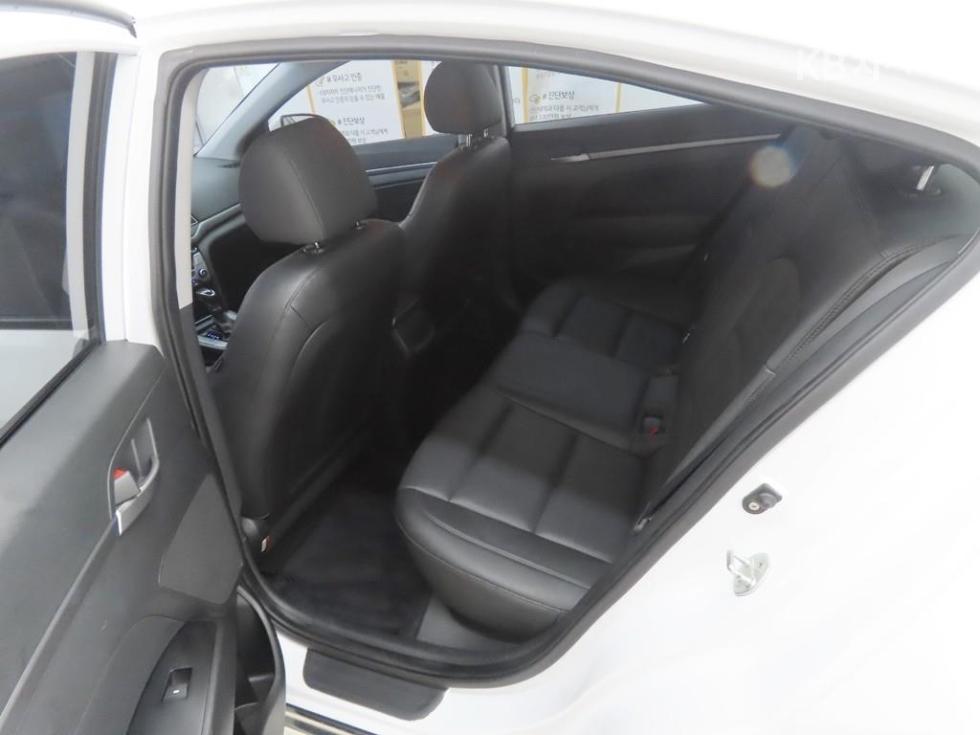 Hyundai Avante — miniaturë 6