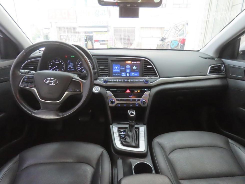 Hyundai Avante — miniaturë 7