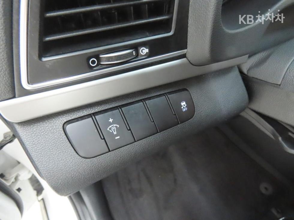 Hyundai Avante — miniaturë 10