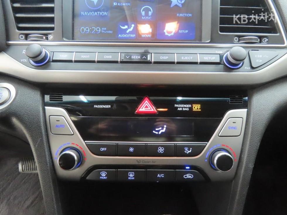 Hyundai Avante — miniaturë 12