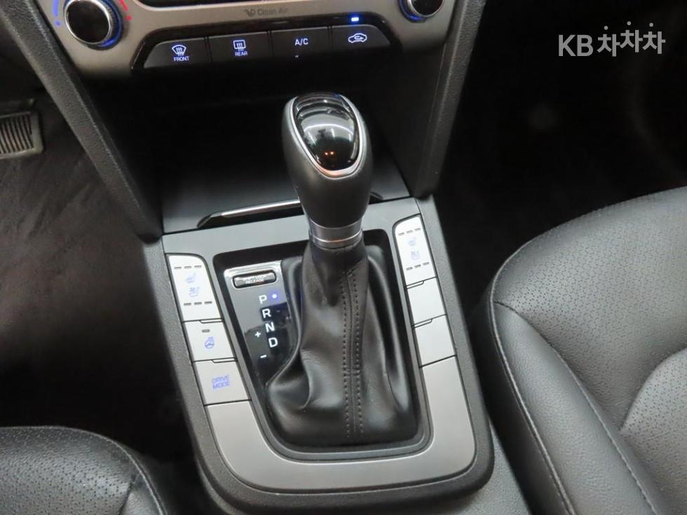 Hyundai Avante — miniaturë 13
