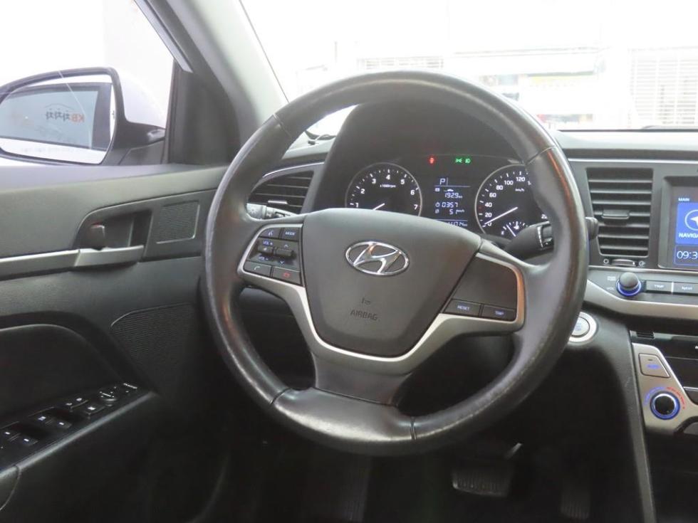 Hyundai Avante — miniaturë 17