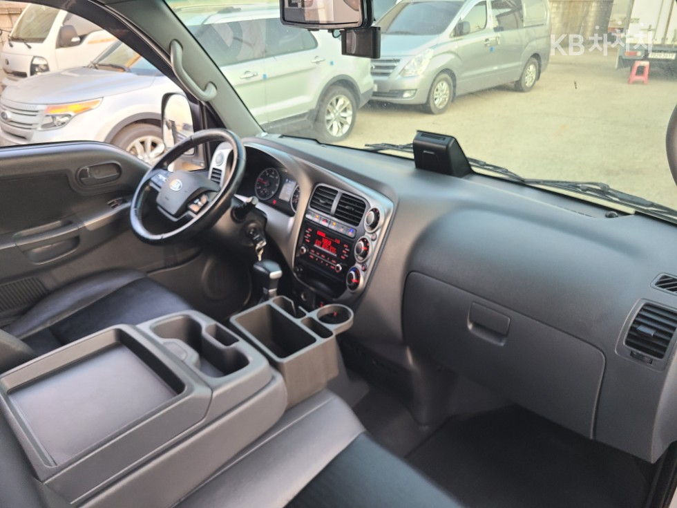 2022 - kia bongo iii