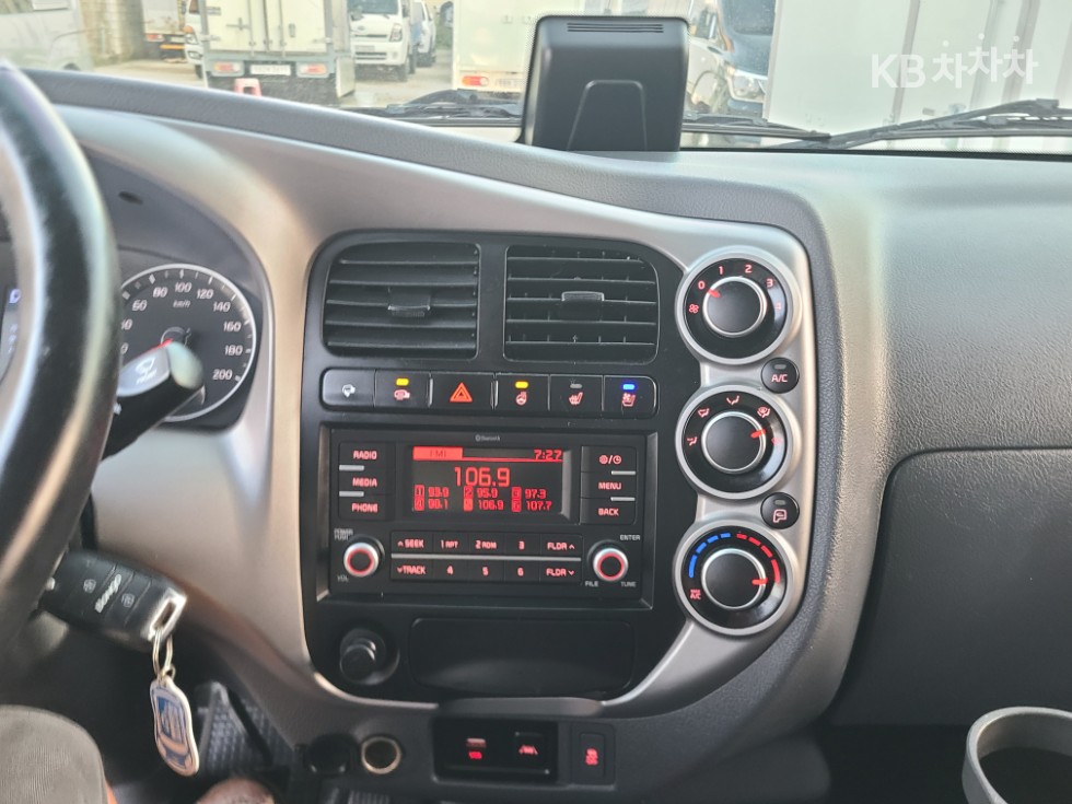 2022 - kia bongo iii