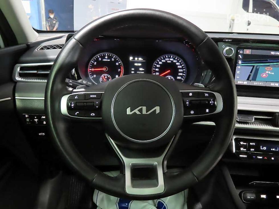 2023 - kia k5