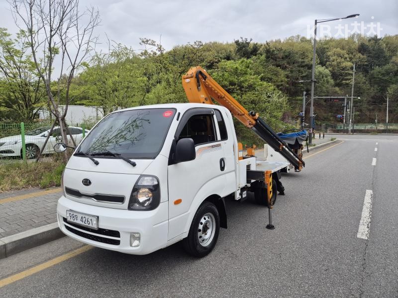 2013 - kia bongo iii