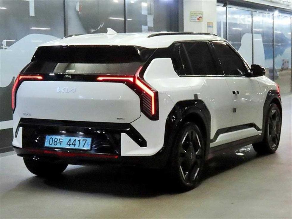 2025 - kia ev3