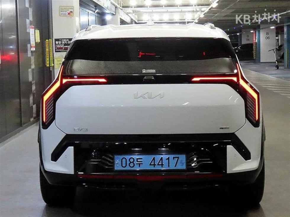 2025 - kia ev3
