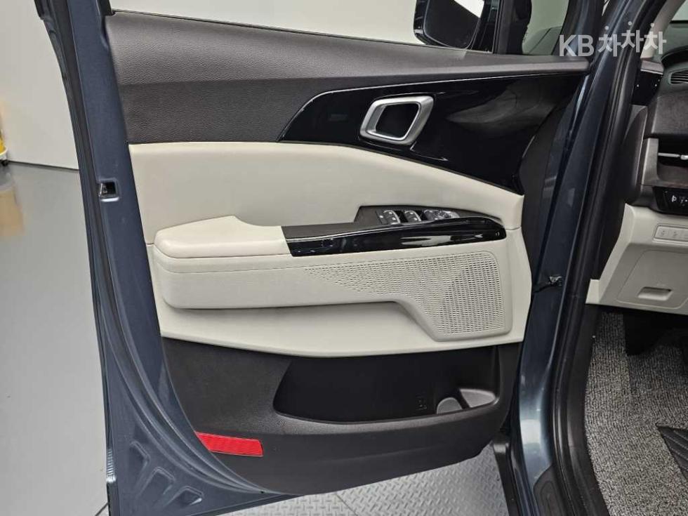 2021 - kia carnival
