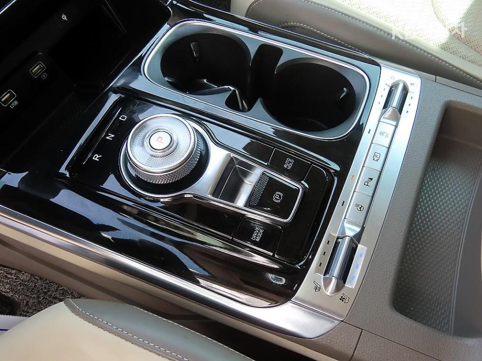 2021 - kia carnival