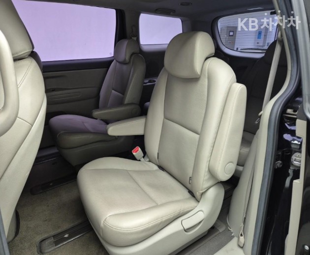 2017 - kia carnival