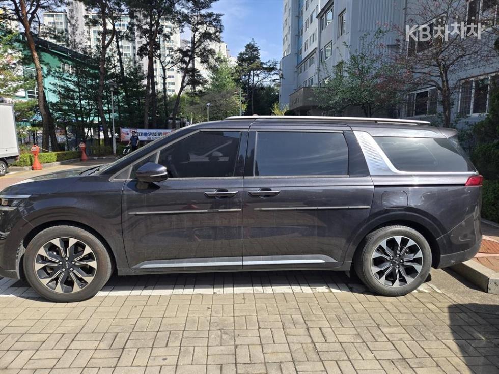 2021 - kia carnival
