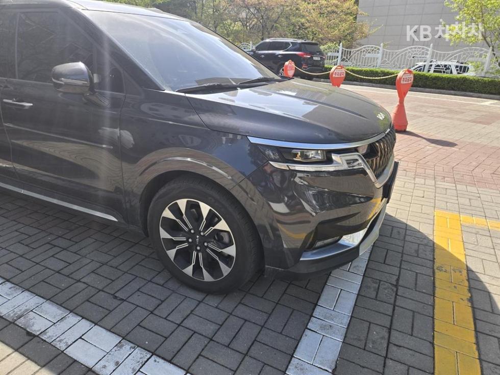 2021 - kia carnival