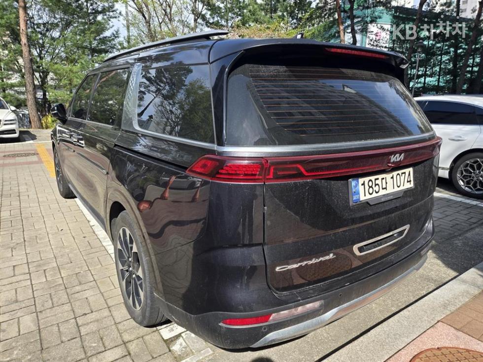 2021 - kia carnival