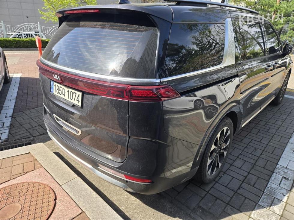 2021 - kia carnival