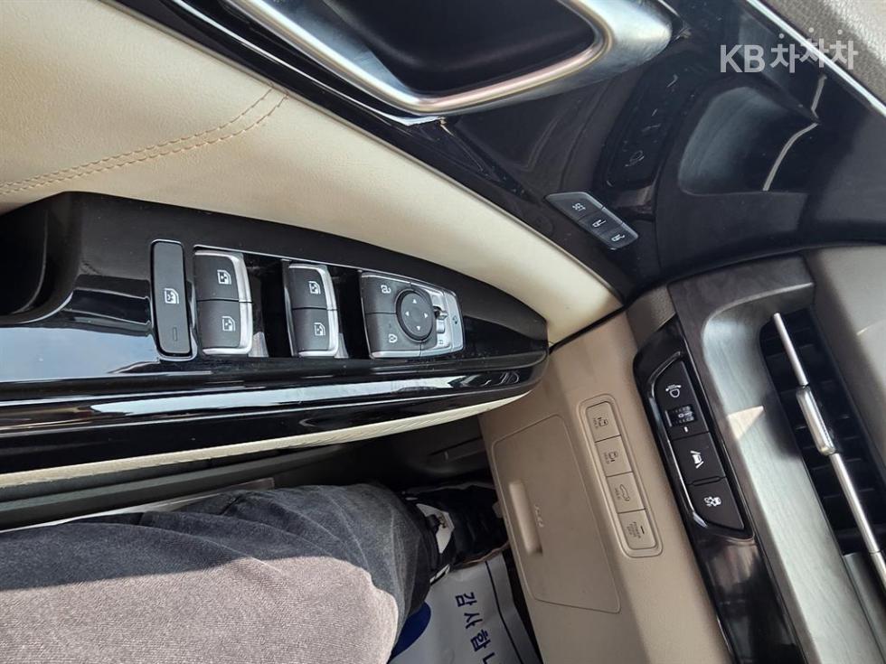 2021 - kia carnival
