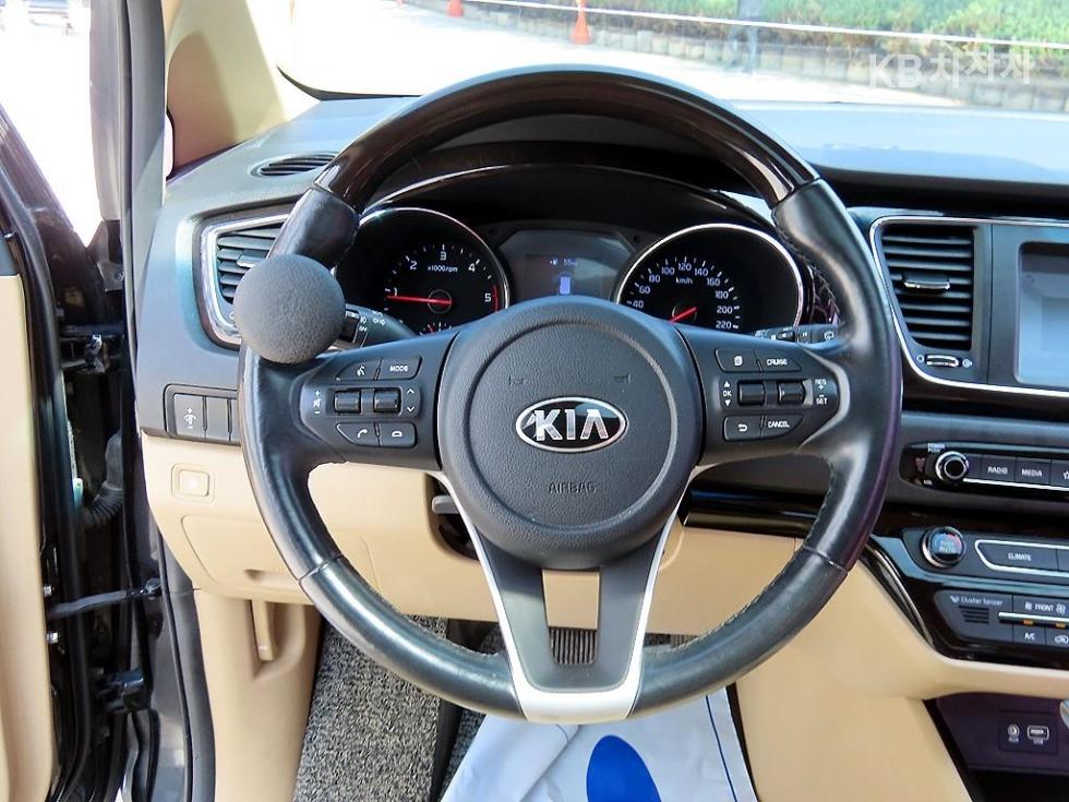 2019 - kia carnival