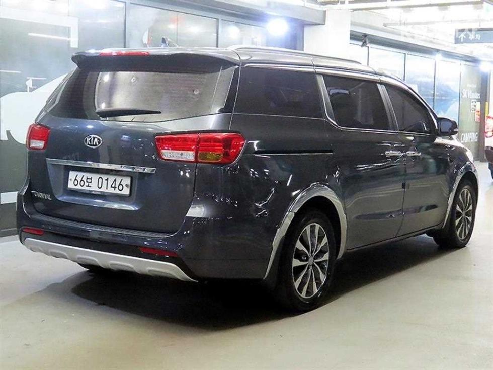 2017 - kia carnival