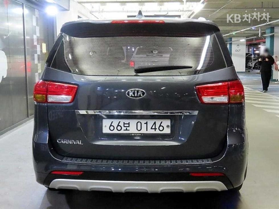 2017 - kia carnival