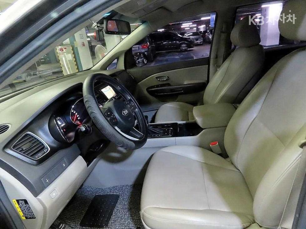 2017 - kia carnival