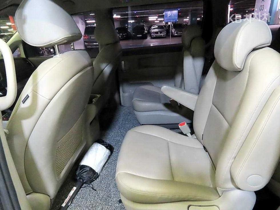 2017 - kia carnival
