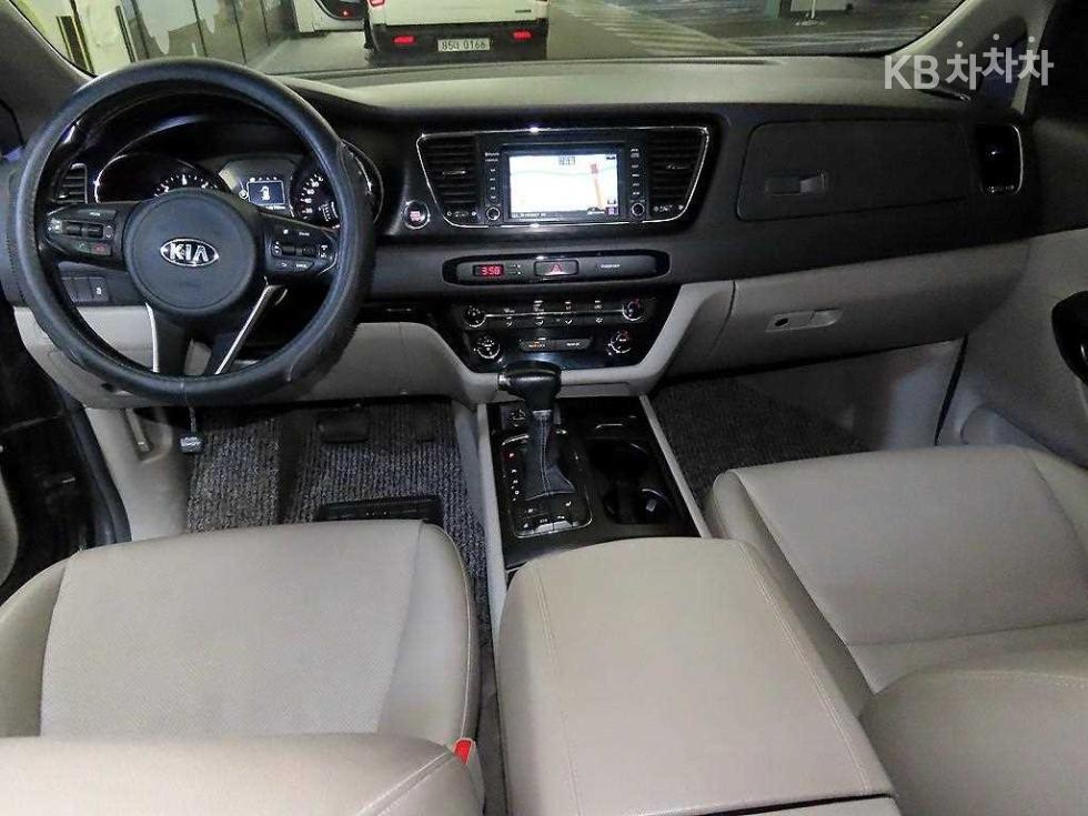2017 - kia carnival