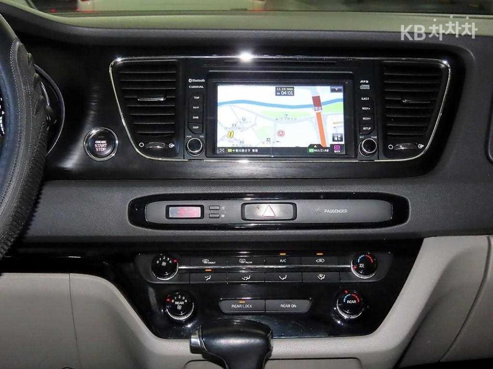 2017 - kia carnival