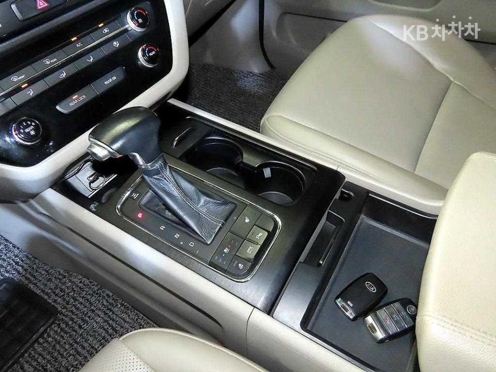 2017 - kia carnival