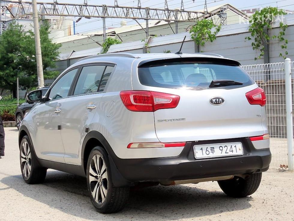 2011 - kia sportage