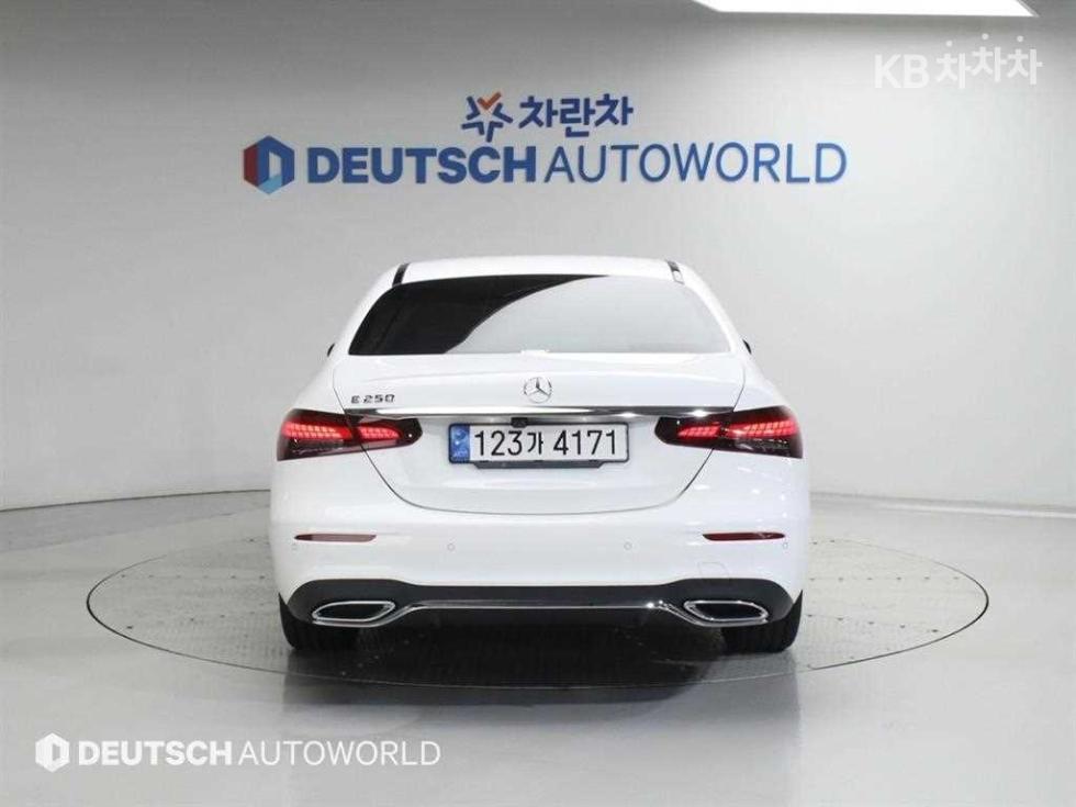 2023 Mercedes-Benz E (W213) photo