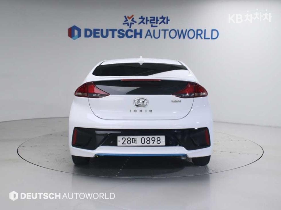2016 - hyundai ioniq