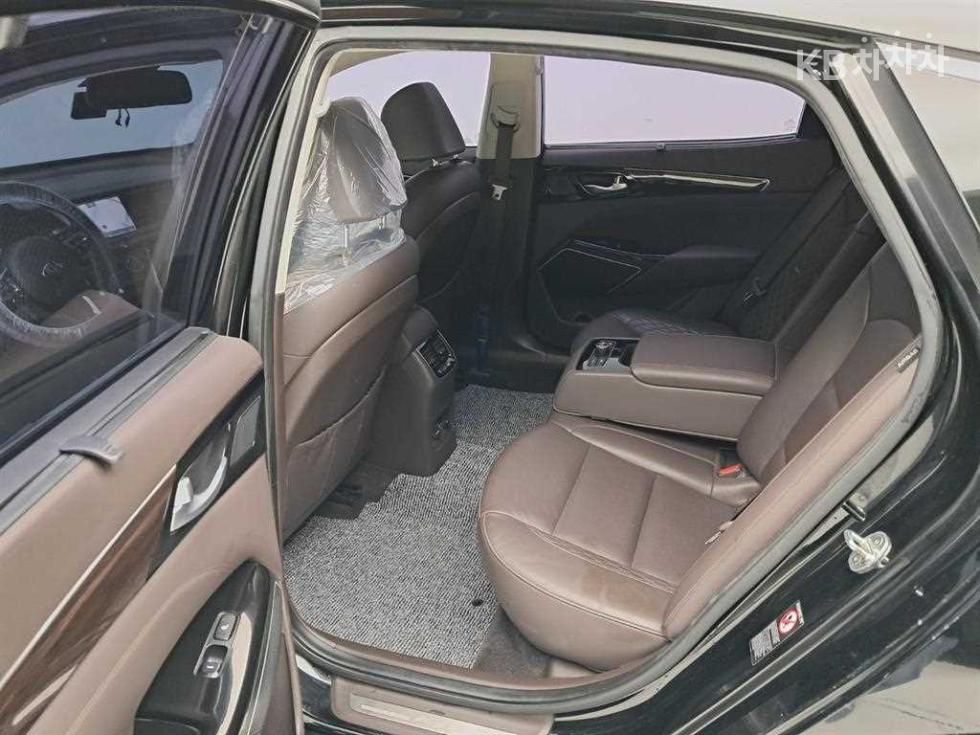 2019 - kia k7