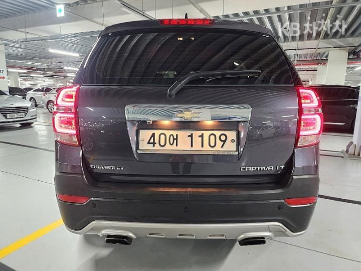 Chevrolet Captiva 2WD LT Premium 4