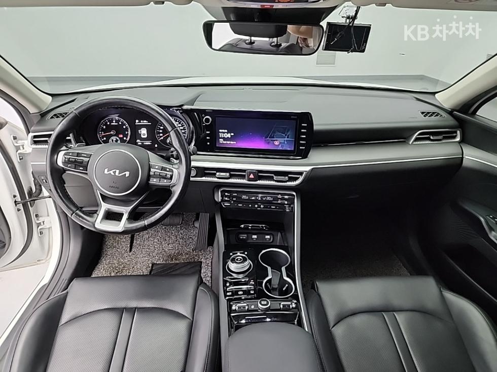 2022 - kia k5